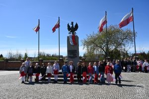 Pochód majowy SP nr 1 i SP nr 2 pod Pomnik Niepodległości -2026 r.