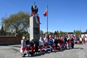 Pochód majowy SP nr 1 i SP nr 2 pod Pomnik Niepodległości -2026 r.
