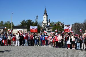 Pochód majowy SP nr 1 i SP nr 2 pod Pomnik Niepodległości -2026 r.