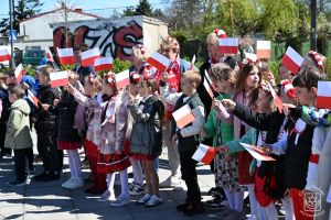 Pochód majowy SP nr 1 i SP nr 2 pod Pomnik Niepodległości -2026 r.