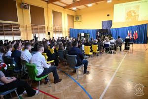 Odsłonięcie tablicy pamiątkowej w Niesułkowie - 08.05.2026 r. - galeria zdjęć