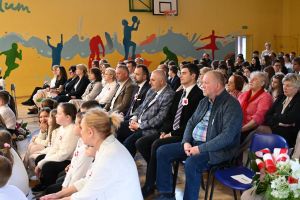 Odsłonięcie tablicy pamiątkowej w Niesułkowie - 08.05.2026 r. - galeria zdjęć