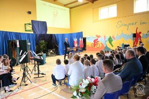 Odsłonięcie tablicy pamiątkowej w Niesułkowie - 08.05.2026 r. - galeria zdjęć