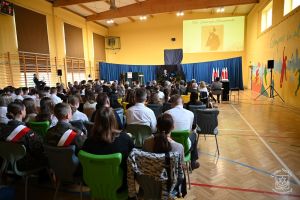 Odsłonięcie tablicy pamiątkowej w Niesułkowie - 08.05.2026 r. - galeria zdjęć