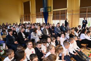 Odsłonięcie tablicy pamiątkowej w Niesułkowie - 08.05.2026 r. - galeria zdjęć