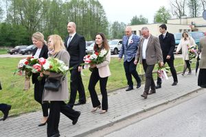 Odsłonięcie tablicy pamiątkowej w Niesułkowie - 08.05.2026 r. - galeria zdjęć