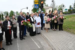 Odsłonięcie tablicy pamiątkowej w Niesułkowie - 08.05.2026 r. - galeria zdjęć