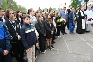 Odsłonięcie tablicy pamiątkowej w Niesułkowie - 08.05.2026 r. - galeria zdjęć