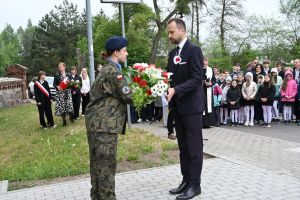 Odsłonięcie tablicy pamiątkowej w Niesułkowie - 08.05.2026 r. - galeria zdjęć