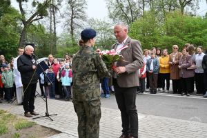 Odsłonięcie tablicy pamiątkowej w Niesułkowie - 08.05.2026 r. - galeria zdjęć