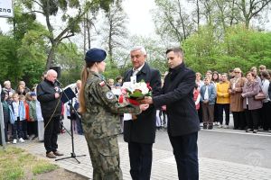 Odsłonięcie tablicy pamiątkowej w Niesułkowie - 08.05.2026 r. - galeria zdjęć