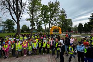 Rajd w SP Niesułkowie - "Tęgie mięśnie - tęgi umysł"