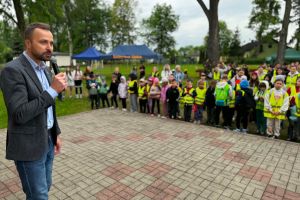 Rajd w SP Niesułkowie - "Tęgie mięśnie - tęgi umysł"