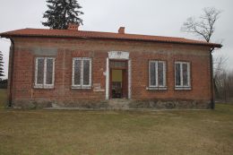 Budynek Świetlicy Wiejskiej w Woli Błędowej przed termomodernizacją