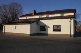 Budynek świetlicy wiejskiej we Wrzasku po termomodernizacji