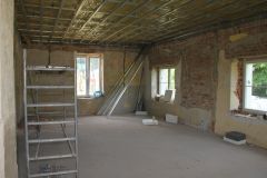 Budynek Świetlicy Wiejskiej w Woli Błędowej w trakcie termomodernizacji