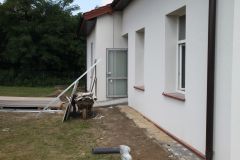 Budynek Świetlicy Wiejskiej w Woli Błędowej w trakcie termomodernizacji