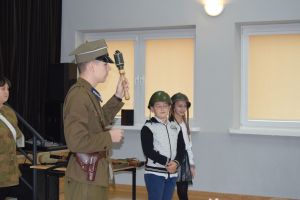 Lekcja historii w ramach obchodów 101 rocznicy odzyskania niepodległości przez Polskę.
