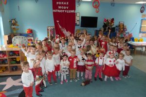 Konkurs "mody patriotycznej"