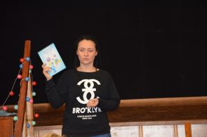 Pastelkowe opowieści w bibliotece