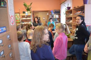 Pastelkowe opowieści w bibliotece