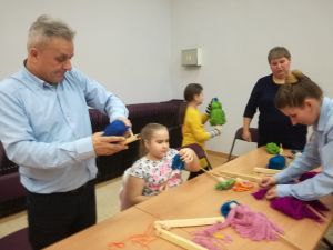 Warsztaty lalkarskie w Niesułkowie