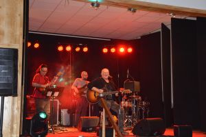 Koncert mikołajkowy PIOTR BUKARTYK i Zespół AJAGORE