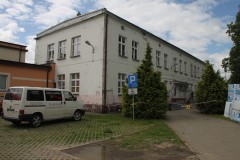 Budynek szkoły Podstawowej w Niesułkowie przed...