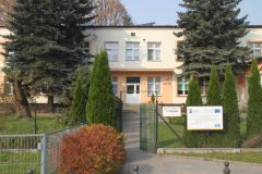 Budynek szkoły Podstawowej w Niesułkowie