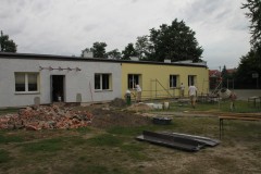 Budynek Szkoły Podstawowej nr 1 w Strykowie w trakcie...