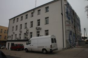 Budynek Urzędu Miejskiego w Strykowie w trakcie termomodernizacji