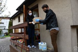 Burmistrz Strykowa w ramach pomocy związanej z utrzymaniem obowiązującego reżimu sanitarnego oraz przygotowań do otwarcia...