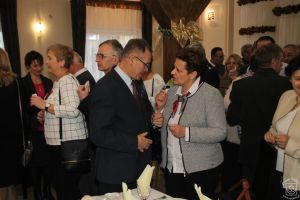 Wigilia Samorządowców 2018 - zdjęcie przedstawia strykowskich samorządowców, burmistrza, radnych, sołtysów podczas wigilii.