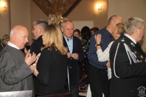 Wigilia Samorządowców 2018 - zdjęcie przedstawia strykowskich samorządowców, burmistrza, radnych, sołtysów podczas wigilii.