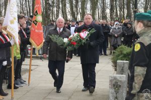 Zdjęcie przedstawia uczestników uroczystości Bitwa pod Dobrą stoczonej 24 lutego 1863 roku podczas powstania styczniowego -...