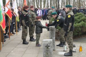 Zdjęcie przedstawia uczestników uroczystości Bitwa pod Dobrą stoczonej 24 lutego 1863 roku podczas powstania styczniowego -...