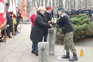 Zdjęcie przedstawia uczestników uroczystości Bitwa pod Dobrą stoczonej 24 lutego 1863 roku podczas powstania styczniowego -...