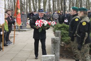 Zdjęcie przedstawia uczestników uroczystości Bitwa pod Dobrą stoczonej 24 lutego 1863 roku podczas powstania styczniowego -...