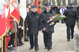 Zdjęcie przedstawia uczestników uroczystości Bitwa pod Dobrą stoczonej 24 lutego 1863 roku podczas powstania styczniowego -...