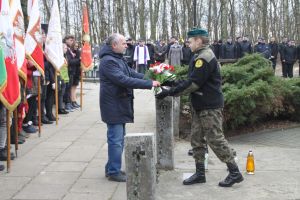 Zdjęcie przedstawia uczestników uroczystości Bitwa pod Dobrą stoczonej 24 lutego 1863 roku podczas powstania styczniowego -...