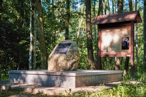 Obelisk ku czci Marii Piotrowiczoweh, bohaterki powstania...