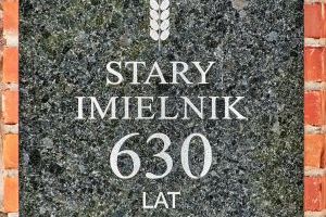 Tablica pamiątkowa 630 lat Starego Imielnika