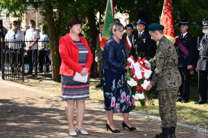 81. Rocznica Bitwy nad Bzurą - składanie kwiatów pod pomnikiem