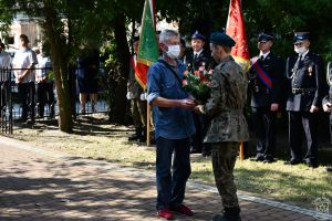 81. Rocznica Bitwy nad Bzurą - składanie kwiatów pod pomnikiem