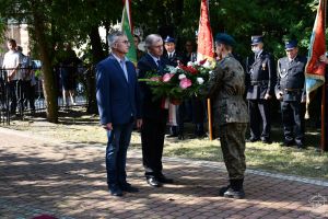 81. Rocznica Bitwy nad Bzurą - składanie kwiatów pod pomnikiem