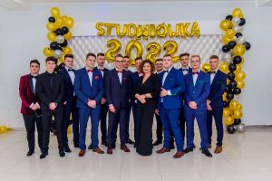 Studniówka 2022 - zdjęcie grupowe