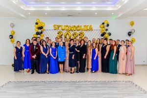 Studniówka 2022 - zdjęcie grupowe