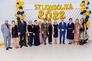 Studniówka 2022 - zdjęcie grupowe
