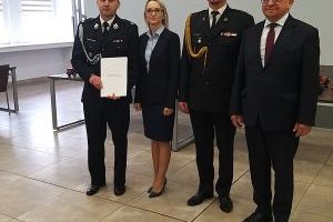 Tamara Barańska Kiemaczyńska - Zastępca Burmistrza Strykowa i Marek Perek - Naczelnik OSP Kiełmina w towarzystwie...