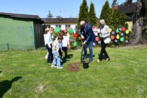 Inauguracja projektu "Owoce Pamięci" w Gminie Stryków